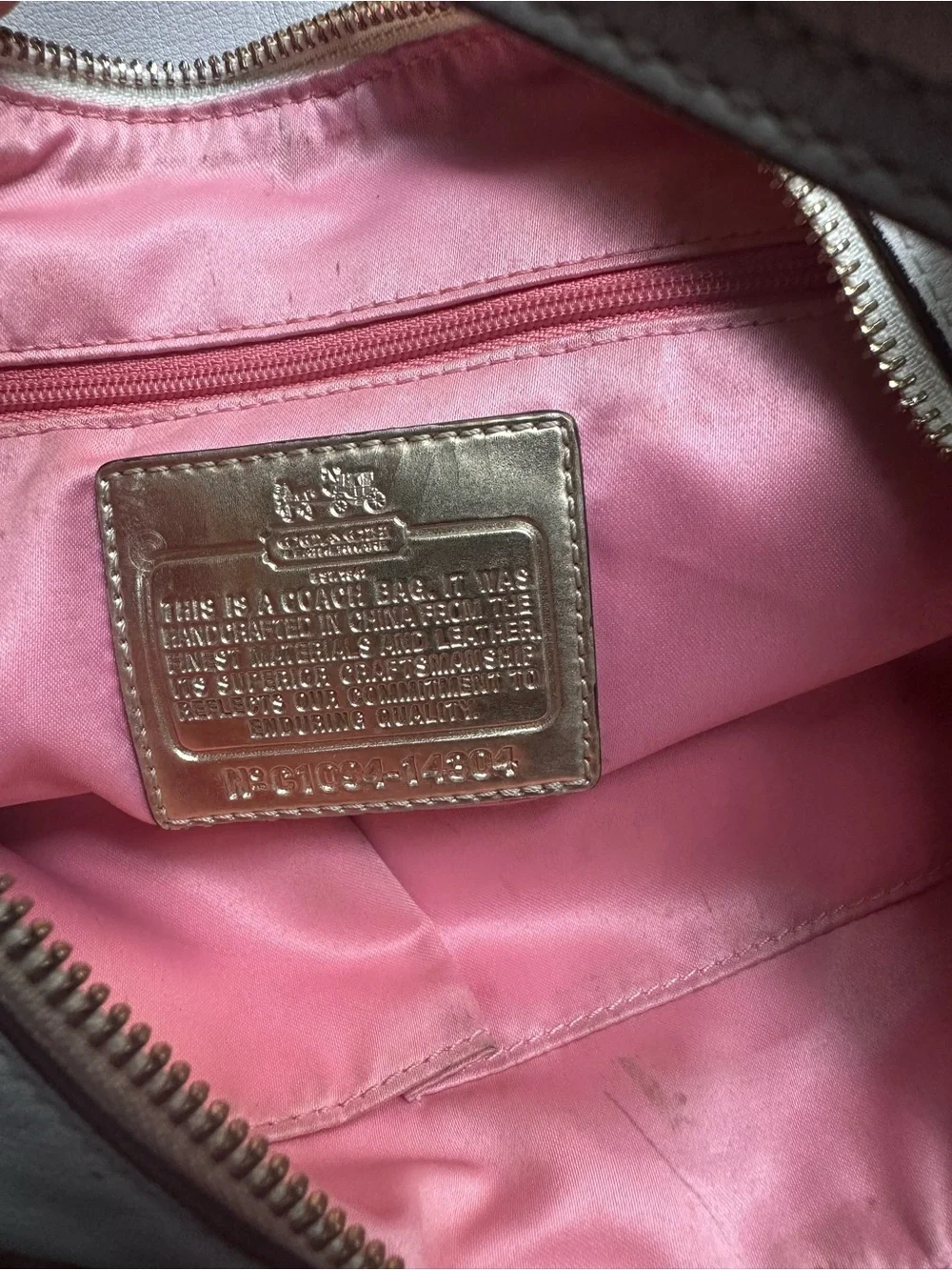 Y2K Coach Hobo Bag in Cream Pebbled Leather with Gold Hardware
